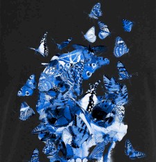 Gruby T-shirt z grafiką: czaszka z motyli