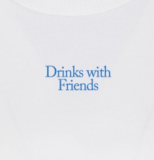 Damski T-shirt z grafiką: drinki z przyjaciółmi