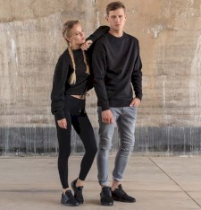 Męska bluza z opadającymi ramionami